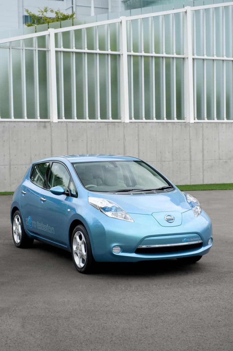  Nissan Leaf 2010 года  (фото 32 из 77)